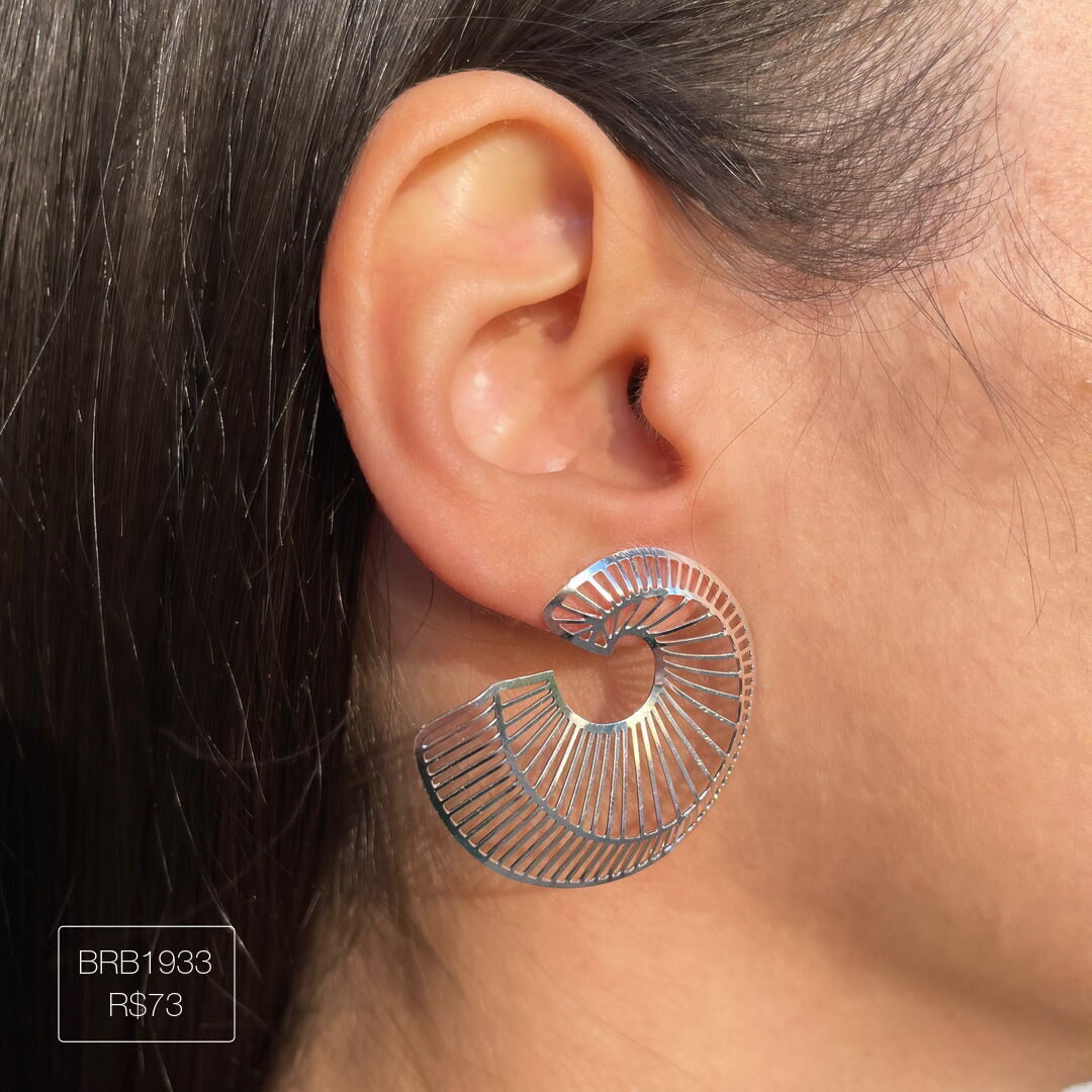 Brinco Caracol Vazado Liso Prateado